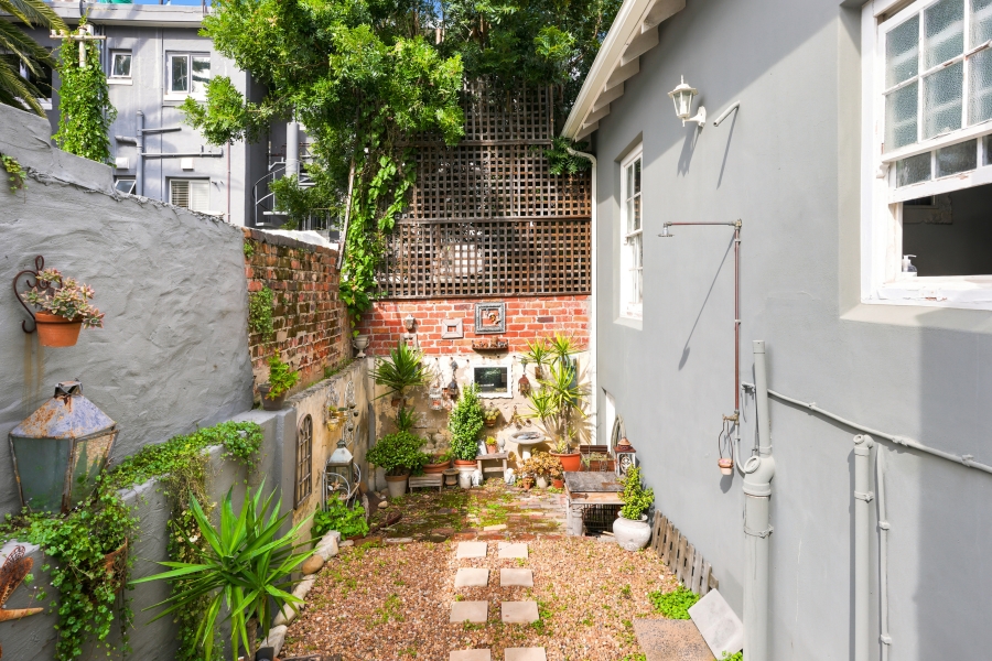 2 Bedroom Property for Sale in Tamboerskloof Western Cape